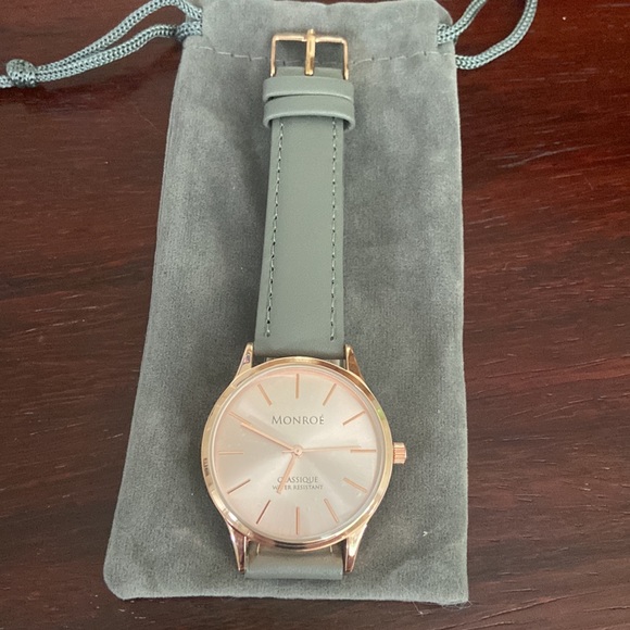 New Monroe Classique Watch in Sunburst Solerose - Picture 8 of 8